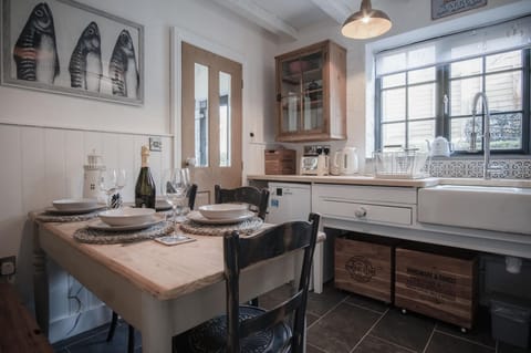 The Old Spa - 2 Bedroom Cottage - Pleasant Valley (13549)