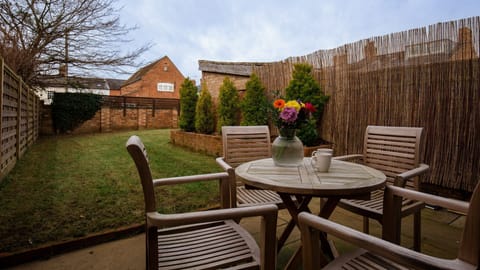Garden, Trinity Cottage, Bolthole Retreats