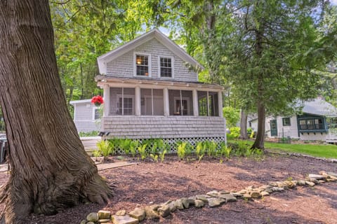 b4d59dfd-8614-47b4-a2ab-7efc20dd8ab9