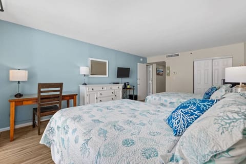 2 Queen Beds