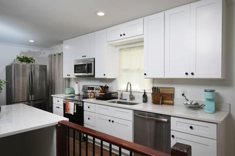 Great kitchen fit for a perfect home cooked meal. 