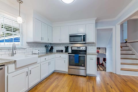 Child friendly dishes and utensils are here so that everyone in the group is comfortable.