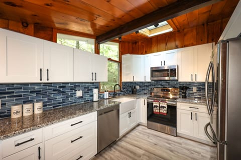 Newly Remodeled Kitchen with Dishwasher