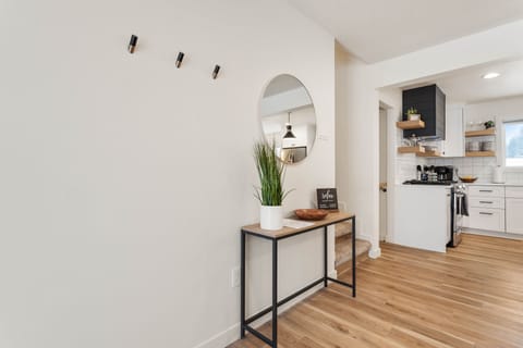 Entryway to this stylish home just minutes to downtown.