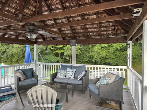 Cabana between deck and pool
