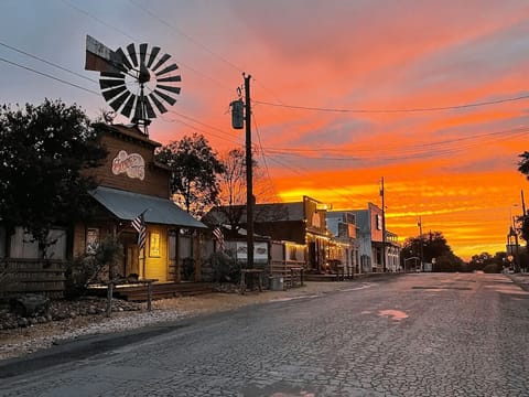 4047dd79-04fe-4ba2-a840-4dd8ae356ea4