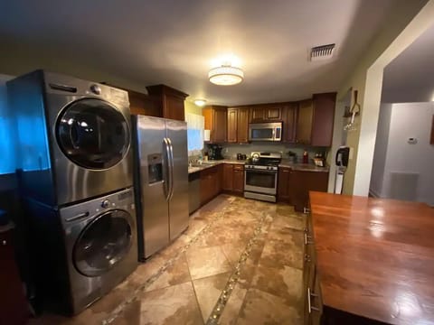 e1ba4cad-41cf-4416-b539-db657d315173