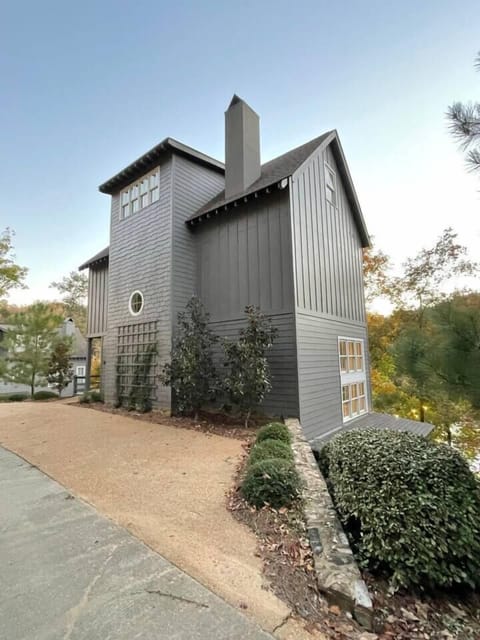 Convenient parking in front of house