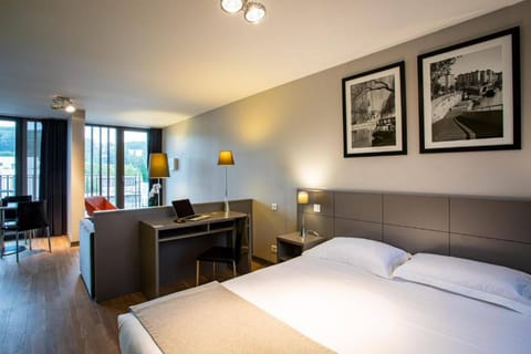 Enjoy your stay in our modern 21 m2 double room in Lyon.