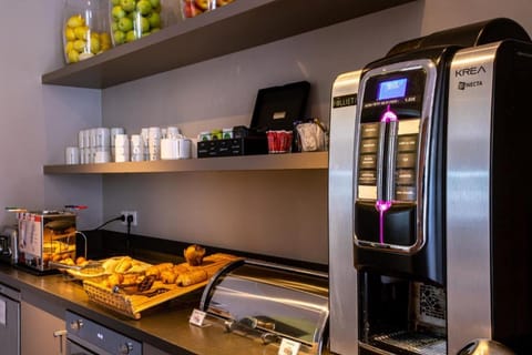 Enjoy breakfast between 7:30 am and 10 am. 