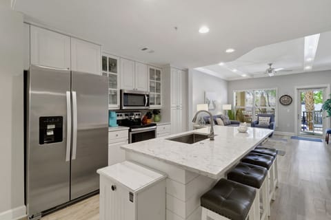 103 North Shore Place | Kitchen - 103 North Shore Place | Kitchen