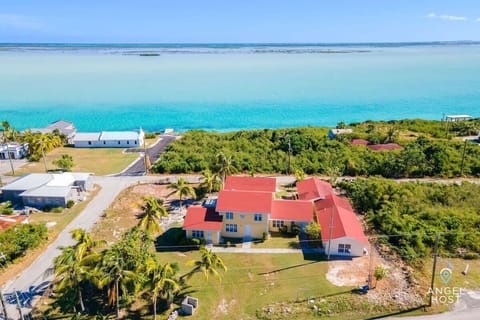 Quiet area, short drive from great restaurants from beach shacks to fine dining
