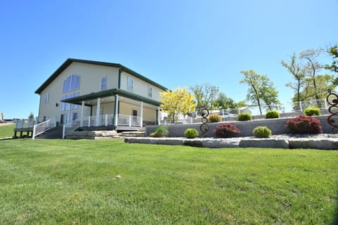 Shouse with plenty of yard space to bags, washers, or any outside game you like.