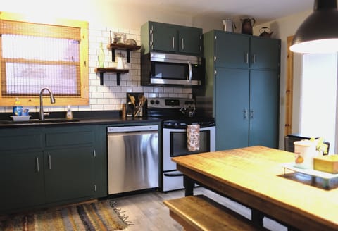 A newly remodeled kitchen with all the amenities.