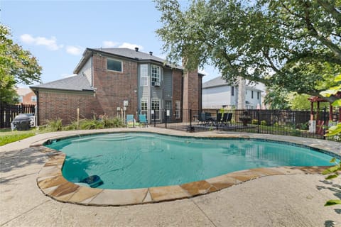 Fantastic back yard pool and patio area