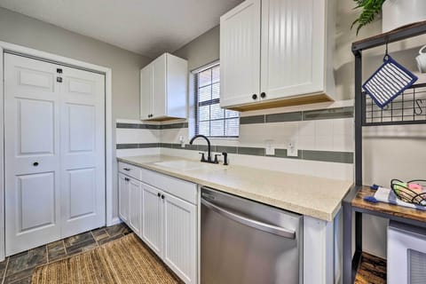 Kitchen | Cooking Basics | Coffee Maker | Paper Towels/Trash Bags Provided