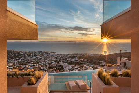 Stunning Sunset and Sea View From The Pool 