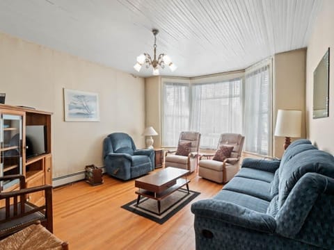【Sitting Room】Bay-window front parlor — the formal Victorian living space