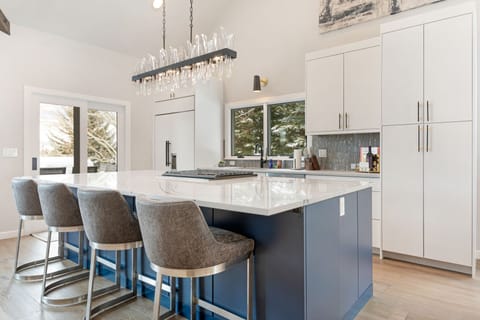 Kitchen Island Seating for 4