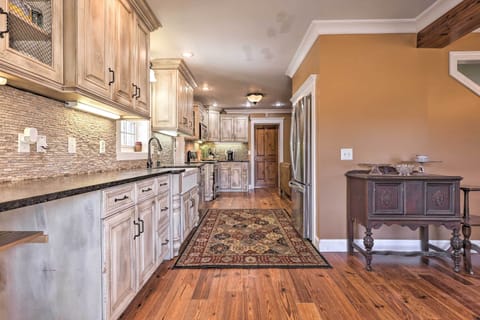 Kitchen | Ice Maker | Crockpot | Cooking Basics | Dishware & Flatware