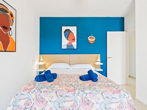 Property, Azure, Comfort, Textile, Orange, Bed Frame, Bed, Paint, Wood, Linens