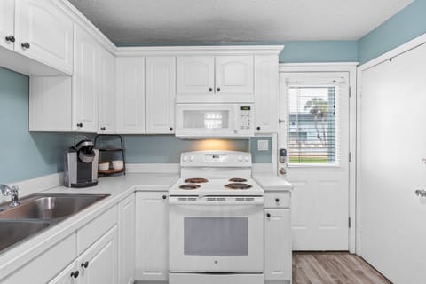 Cook with ease in our fully equipped kitchen, stocked with everything you need! 🍳✨