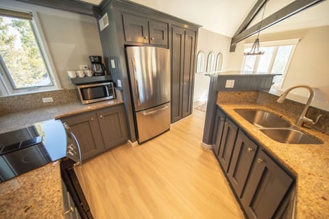 Fully equipped, modern kitchen