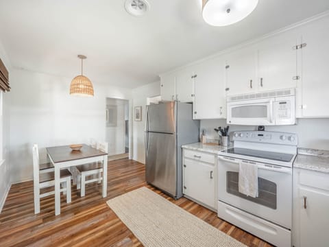 Dining Table & Kitchen
