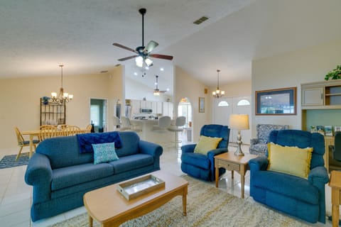 Crystal River Vacation Rental | 2BR | 2BA | Stairs Required | 1,576 Sq Ft