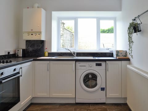 Kitchen | Kirroughtree Steading 2 - Kirroughtree Steading Holidays, Newton Stewart