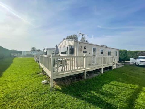 Whether you're planning a weekend getaway or a longer stay, Southview Holiday Park offers the best of Skegness holidays, with dog friendly weekend breaks and family caravan holidays to suit everyone.