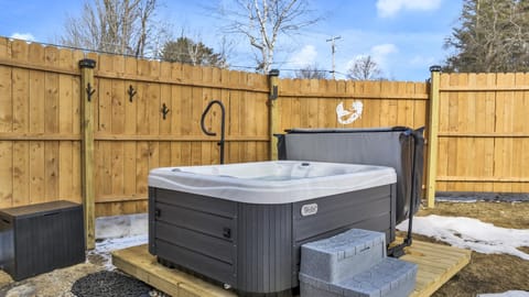 Private 3 person HOT TUB, 2 loungers and one seat.