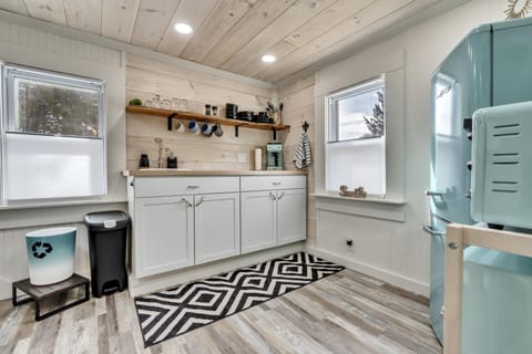 Fully equipped kitchen with induction 2 plate cook top.