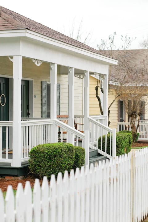 Enjoy our quaint little cottage community!