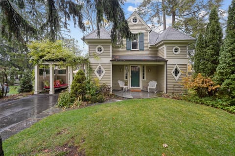 1890 carriage house