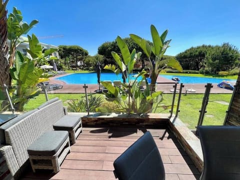 Terrace overlooking the swimming pool