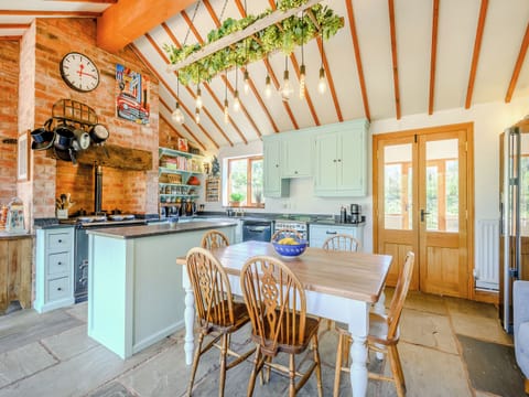 Kitchen | The Learpool Barn, Welland, near Malvern