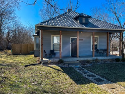 Front Yard & Front Porch