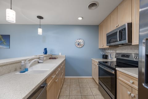 Another view of kitchen