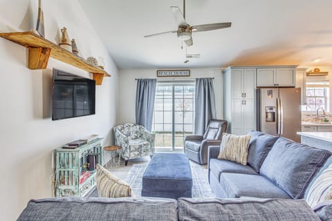 Living Room | Single-Story Home | Free WiFi | Central Heating & A/C