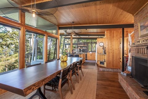 Glass House, 3 bedrooms