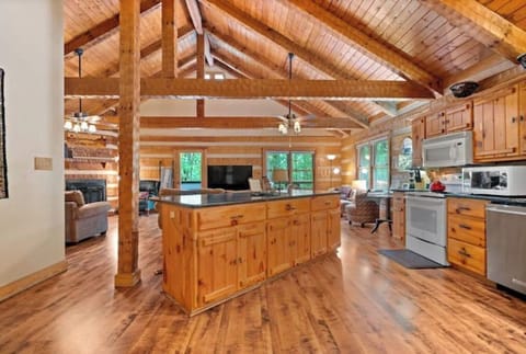 Spacious fully equipped kitchen