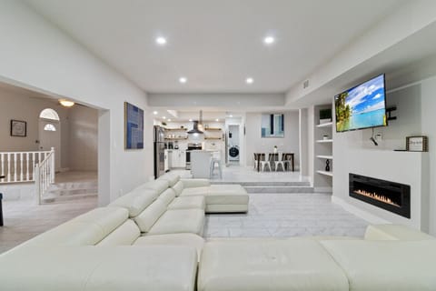 Large Living Room Perfect for Family Movie Night