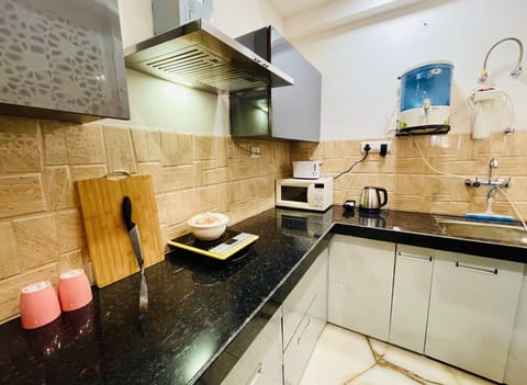 Kitchen with Appliances 