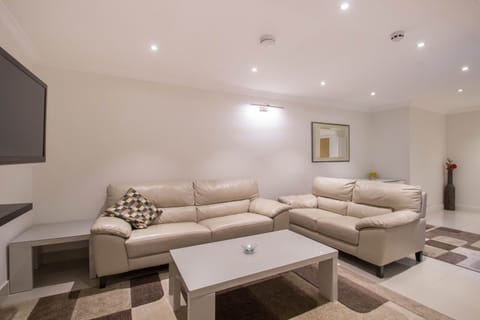 Living Room / Lounge