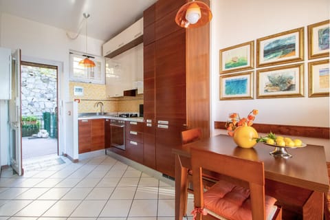 Dinner room Apartment TERRAZZA D'A...MARE-Solo Affitti Brevi Entrance,Kitchen