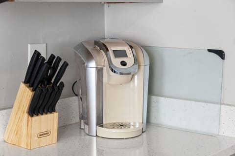 But first, coffee! We know how to get the day started before your long commute to Nashville or your short drive to Fort Campbell. Coffee pot, trash service, laundry units, and grill all included.