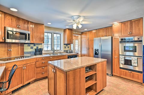 Conesville Vacation Rental | 5BR | 3BA | 3,400 Sq Ft | Step-Free Entry