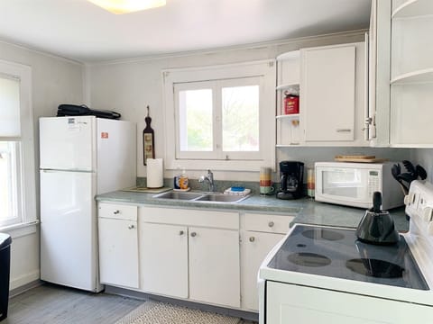 Full kitchen at Butler`s Landing