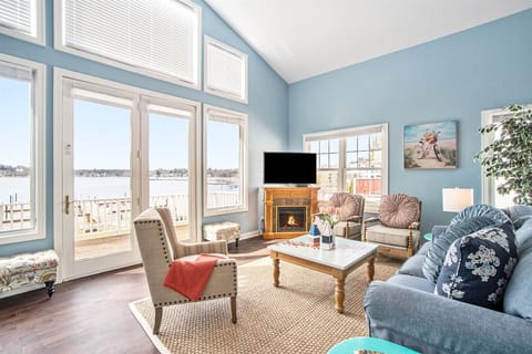 Cozy up at Harbor House and take in the stunning views